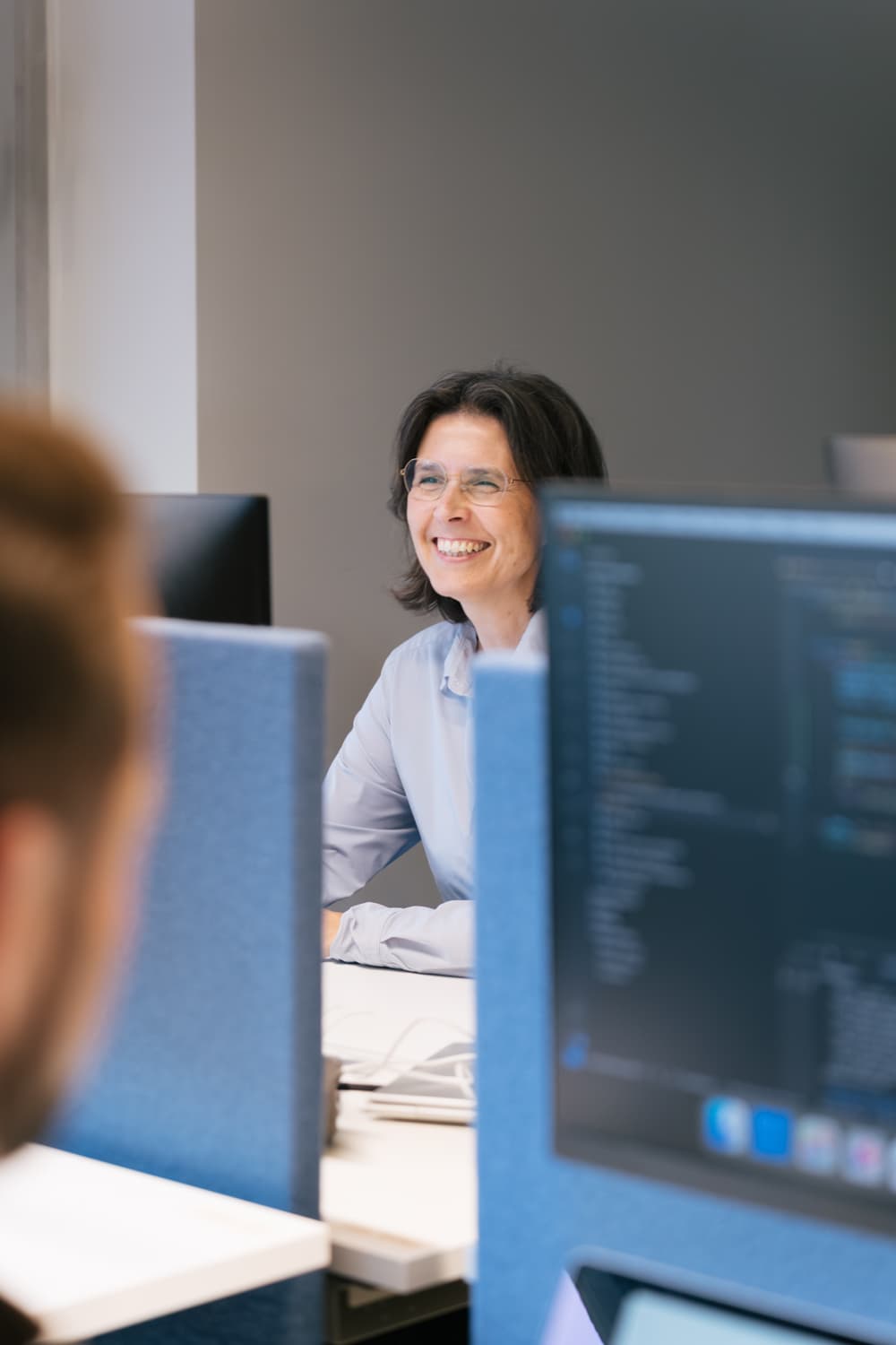 Medewerker Envalue aan het werk computer